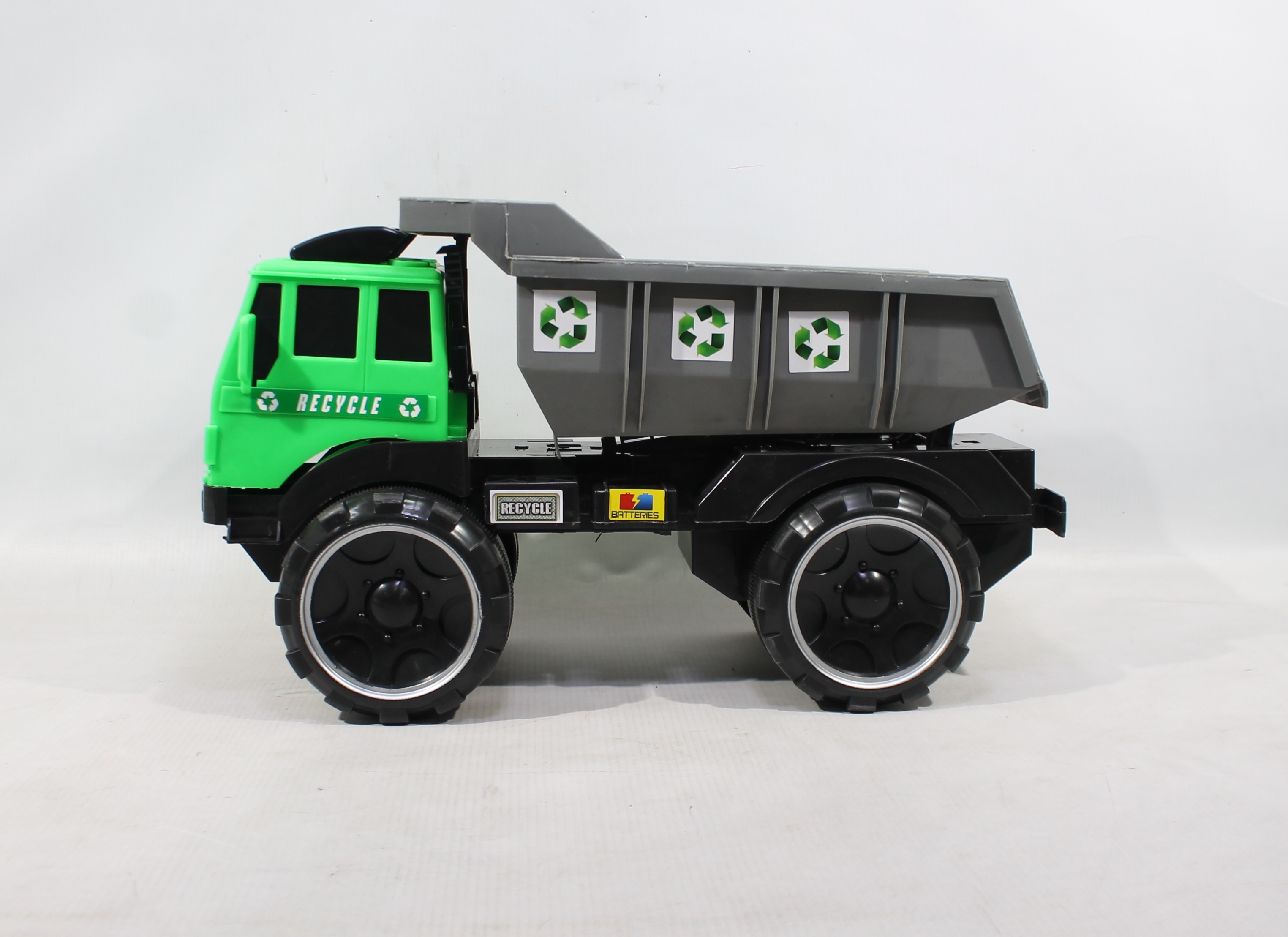 ^Truck Sampah Besar Ktg @18